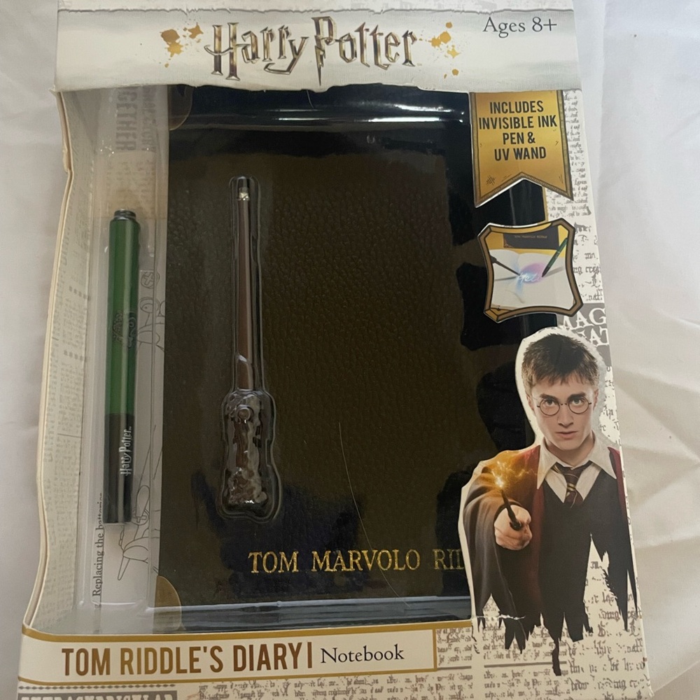 Harry Potter Tom Riddle's Diary Set with invisible ink pen and UV wand.